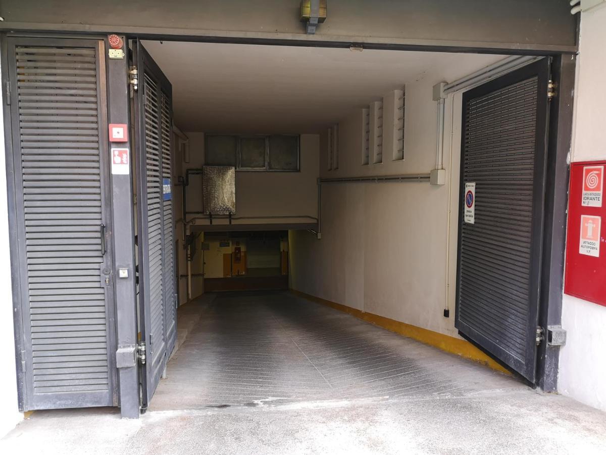 Convenient Family Apt With Private Parking Mestre Buitenkant foto