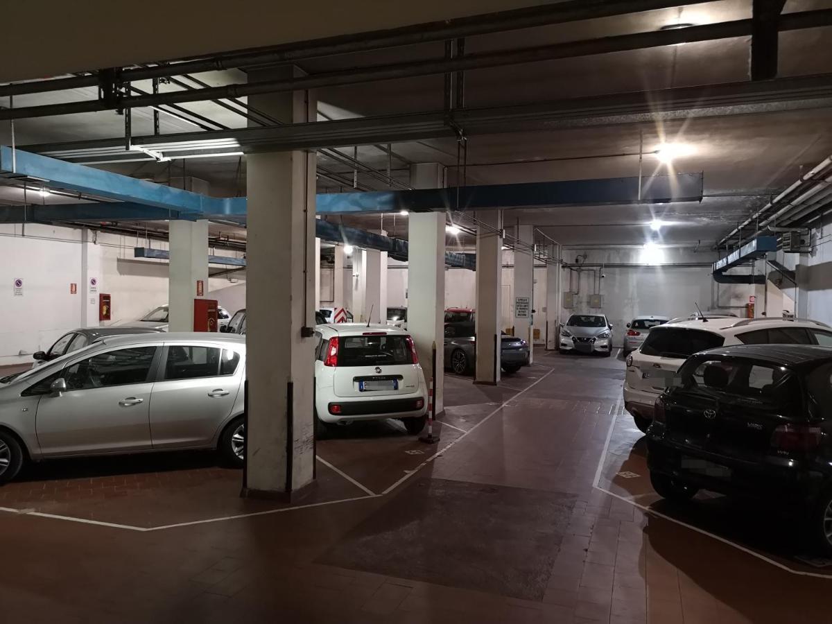 Convenient Family Apt With Private Parking Mestre Buitenkant foto