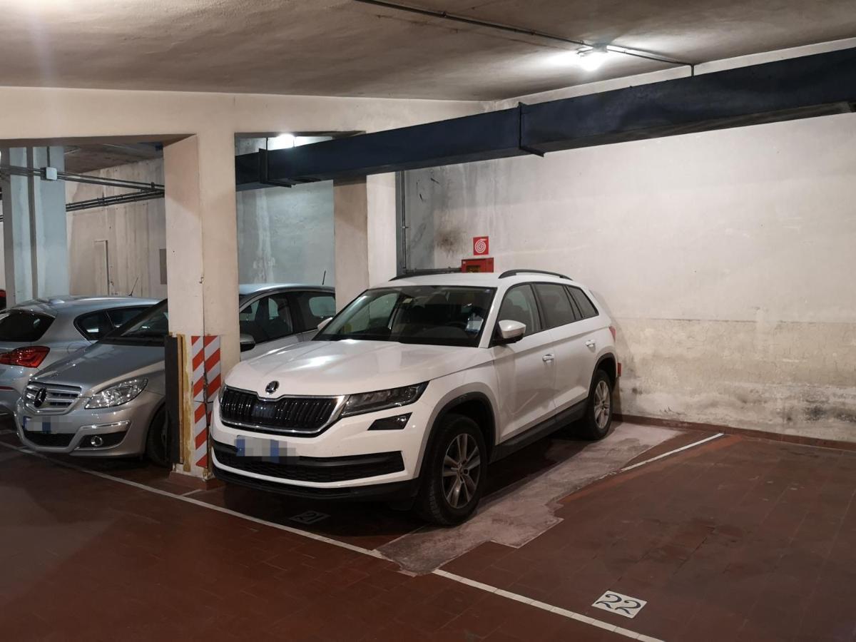 Convenient Family Apt With Private Parking Mestre Buitenkant foto